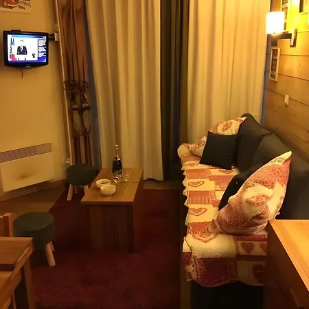 - Inout - 5 Beds Flat M-603