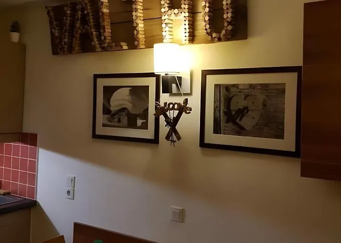 - Inout - 5 Beds Flat M-603