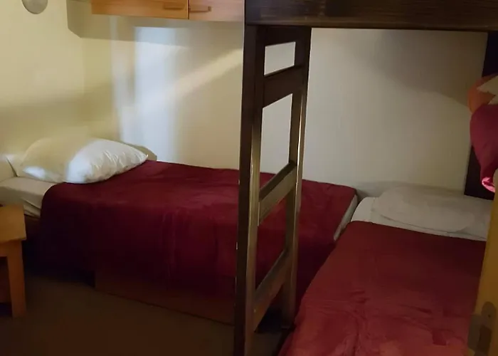 - Inout - 5 Beds Flat M-603 Apartment